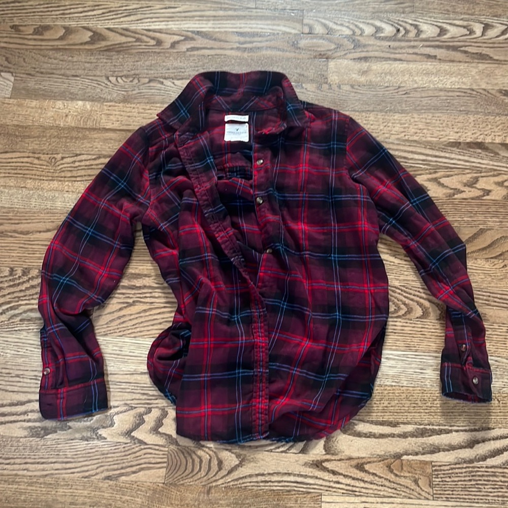 American eagle boyfriend fit plaid long sleeved shirt